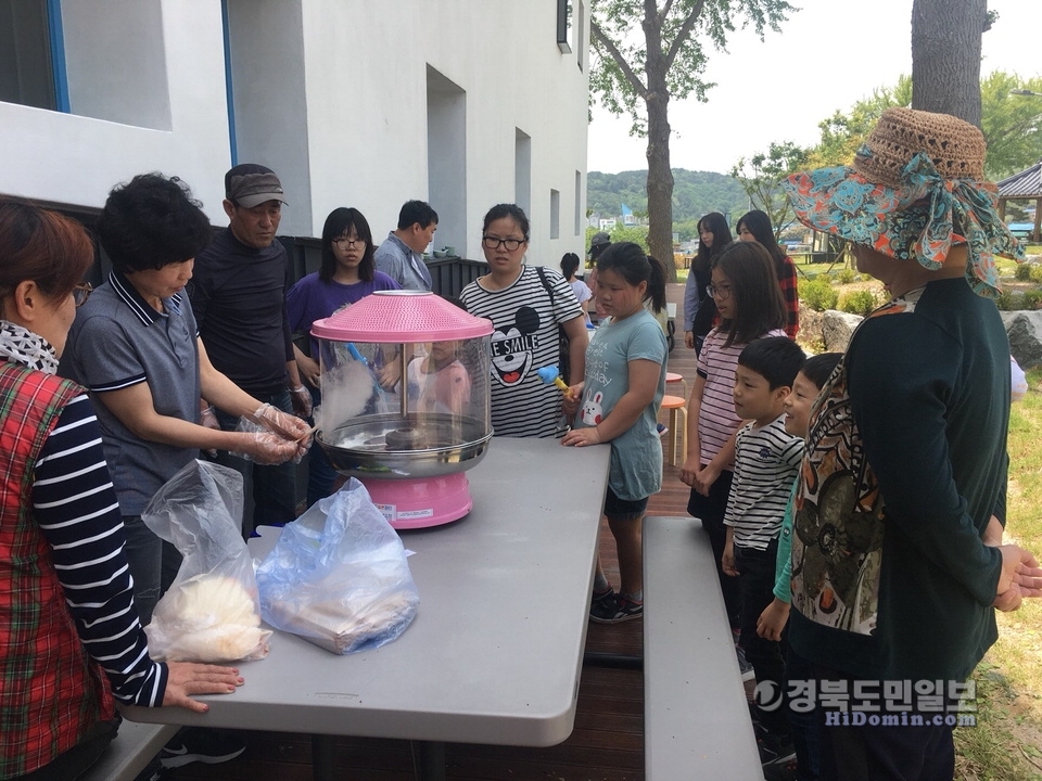 지난해 구룡포생활문화센터 어린이날 행사를 찾은 체험객들.