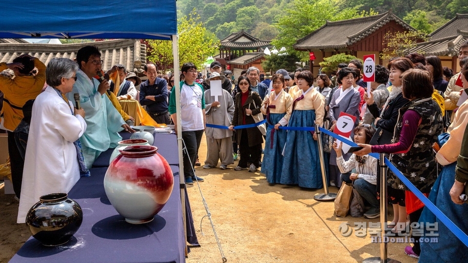 2019문경찻사발축제 도자기 깜짝 경매 모습.