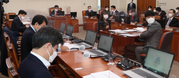 19일 서울 여의도 국회에서 국토교통위원회 법안심사소위가 열리는 모습. 뉴스1