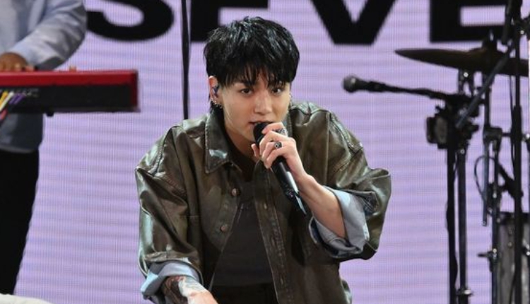 BTS 정국, 비내리는 뉴욕서 공연…