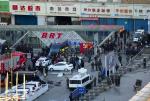 중국 신장 위구르 자치구 우루무치 기차역에서 지난달 30일 폭발이 일어나 수십 명이 부상한 것으로 전해진 가운데 경찰이 폭발 현장 인근에 배치돼 상황을 통제하고 있다. 연합
