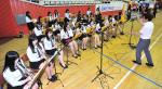 포항여자고등학교 합주단이 개회식에서 음악을 연주하고 있다.