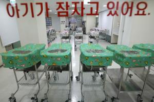 서울 시내의 한 병원 신생아실의 빈 침대 모습. 사진=뉴스1