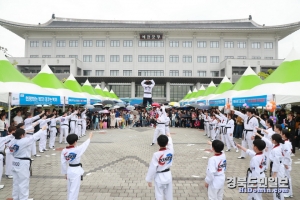 예천군(군수 김학동)  5일 예천군청 광장에서 제102회 어린이날 기념식 및 청소년 대축제를 개최했다.