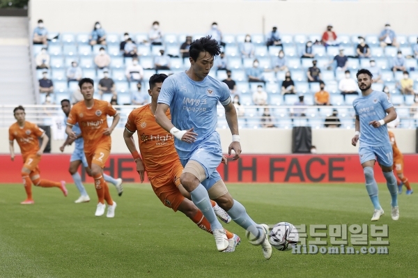리그 3위 대구FC 김진혁 선수가 강원전에서 맹활약하고 있다. 사진=대구FC 제공