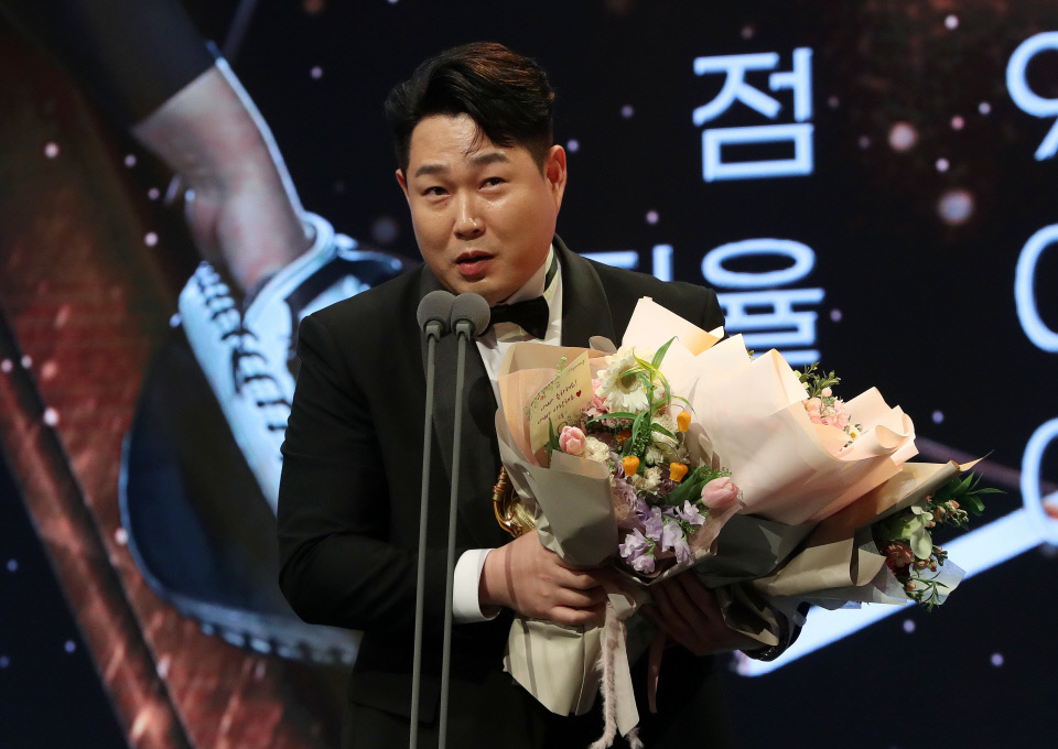 포수 최다 수상 노리는 양의지와 홈런왕 노시환…골든글러브 후보 확정