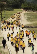 13일 문경새제에서 장애인들에 대한 건강증진을 도모하기 위한 `제1회 경북장애인 건강 걷기 대회’가 열렸다.