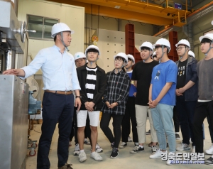 경북도립대학교 학생들이 현장 수업에 참여하고 있다