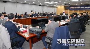 (사)한국지역신문언론인클럽(KLJC)와 지방세연구원이 공동주관하는 ‘2024 총선의 해 지역발전정책 토론회’가 22일 국회 의원회관에서 열리고 있다.